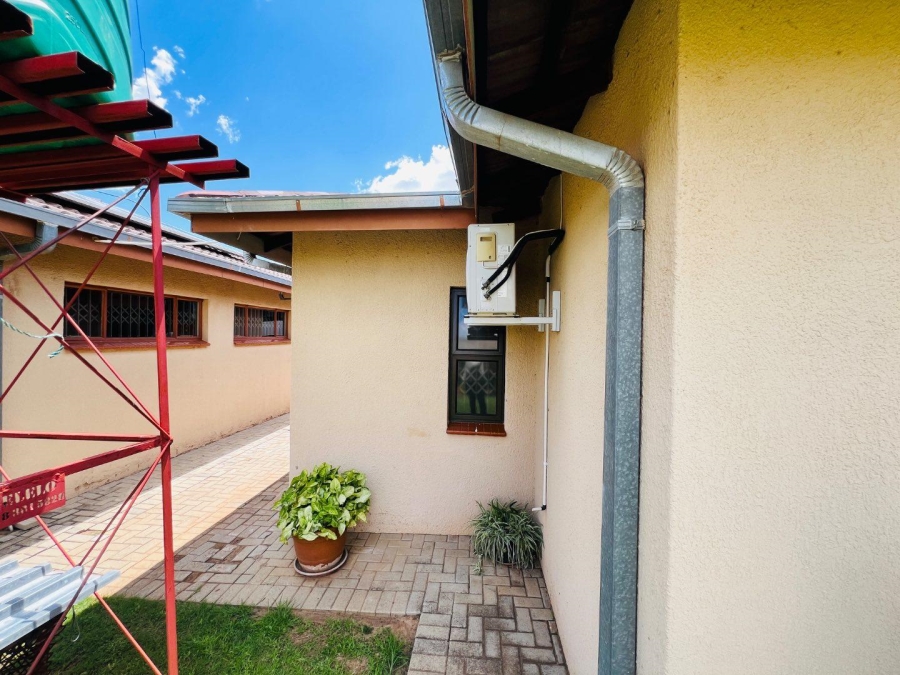 3 Bedroom Property for Sale in Mmabatho North West